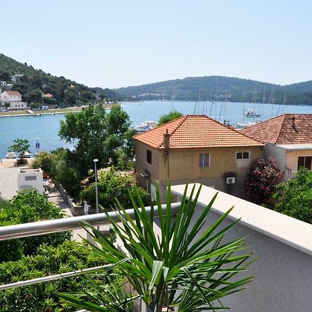 Anemos Apartman Apartment Tisno Exterior photo