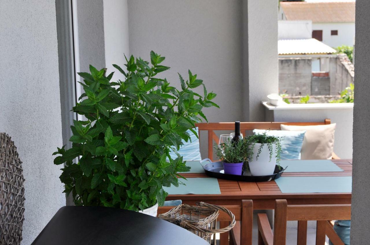 Anemos Apartman Apartment Tisno Exterior photo